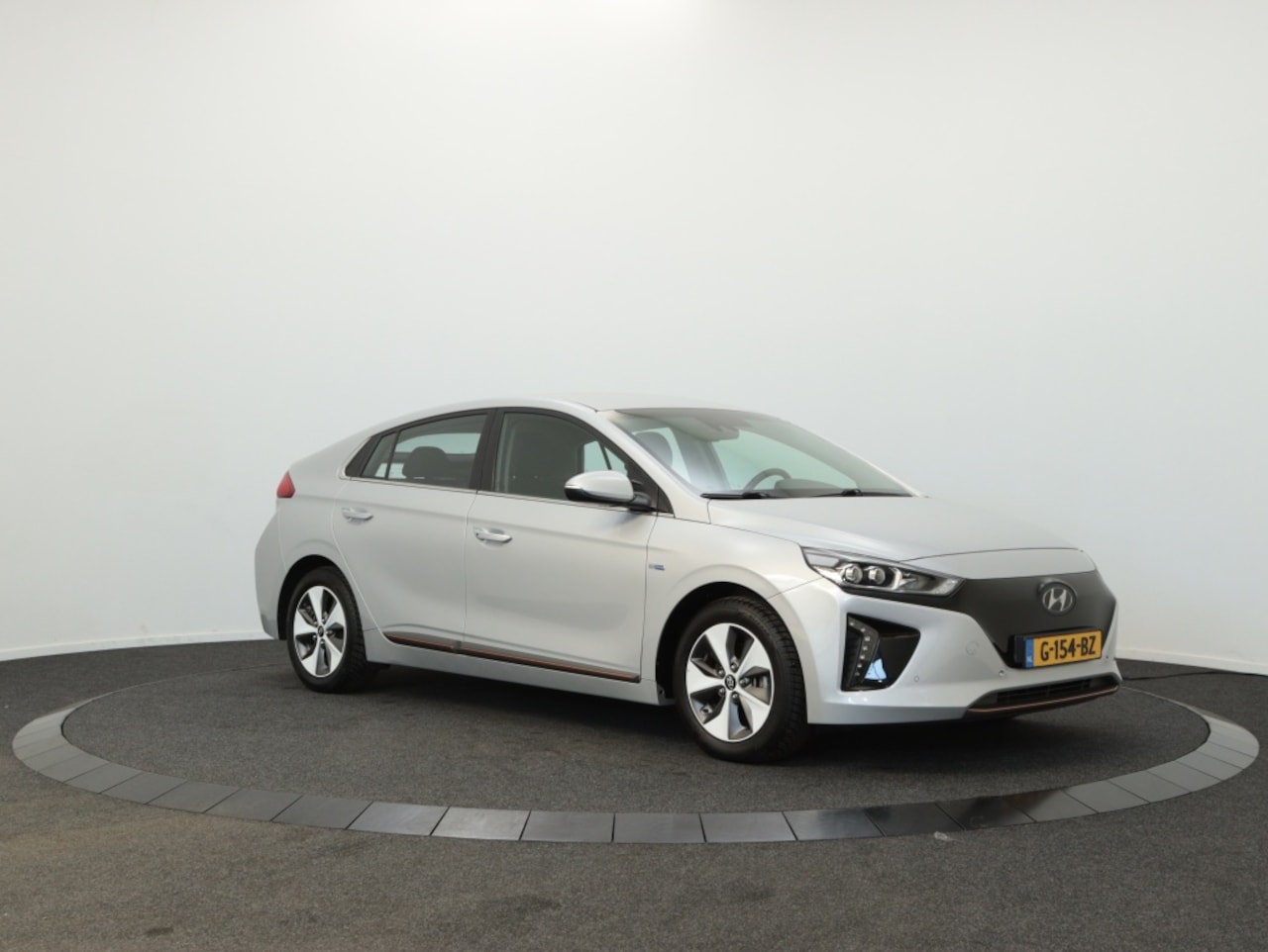 Hyundai IONIQ - Comfort EV 28kWh | Navigatie | Airco | Carplay | Cruise Control - AutoWereld.nl