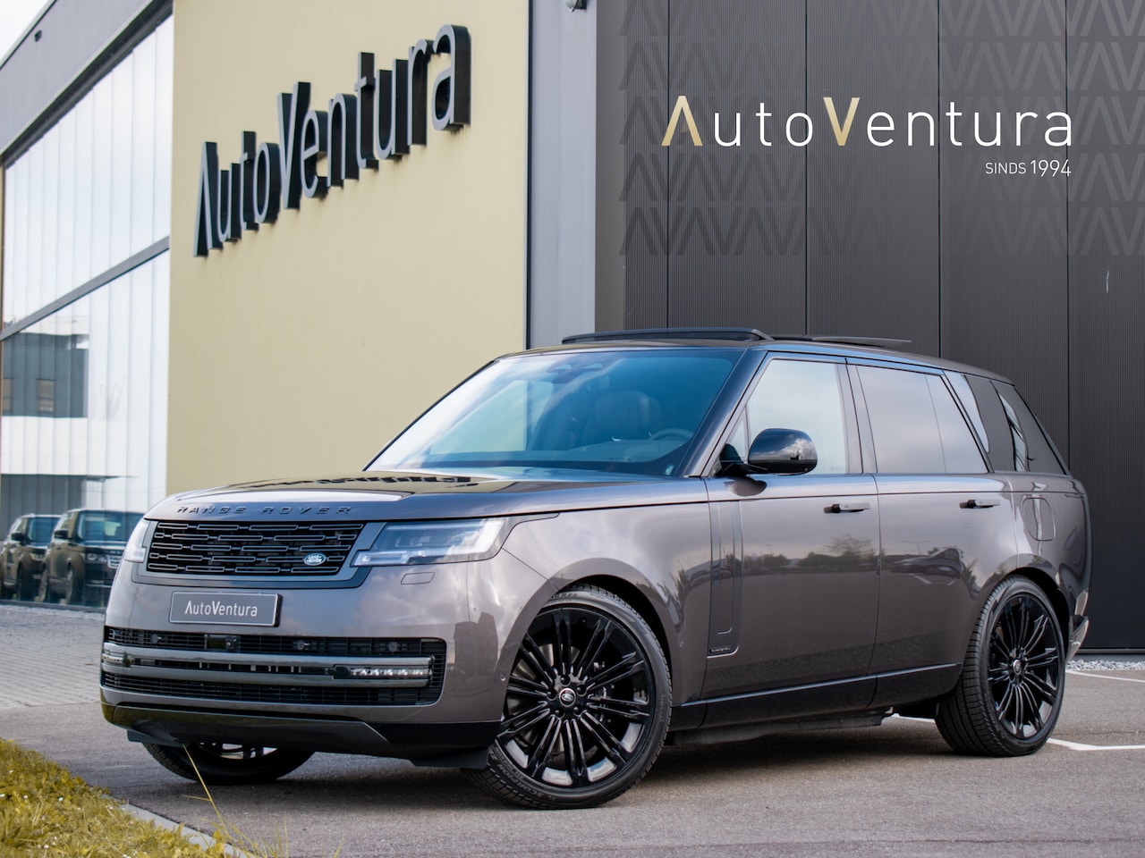 Land Rover Range Rover - P460e Autobiography NIEUW 23'' Inch | Black pack | Trekhaak | Panoramadak | - AutoWereld.nl