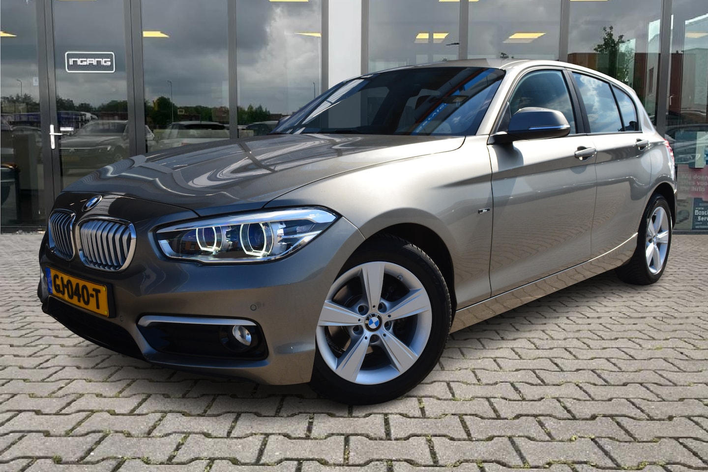 BMW 1-serie - 118i Urban | Dealer Onderhouden | Leder | Stoel Verwarming | - AutoWereld.nl