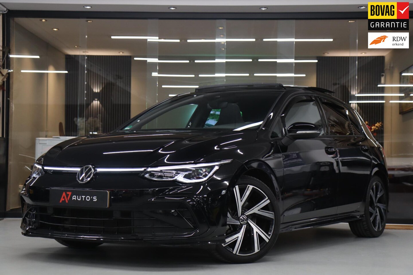 Volkswagen Golf - 1.5 eTSI 3X R-Line PANO/IQLIGHT/BLINDESPOT/CARPLAY/VOLL - AutoWereld.nl