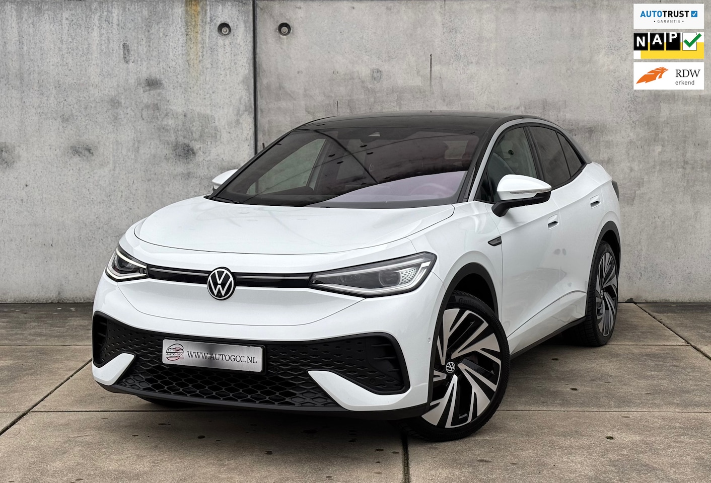 Volkswagen ID.5 - PRO 77kWh 204PK SOH 96% NAVIGATIE NAP BTW IQ.LIGHT - AutoWereld.nl