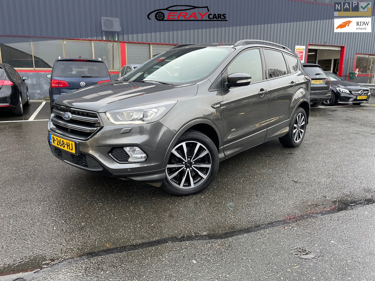Ford Kuga - 1.5 EcoBoost Vignale / AUTOMAAT / ST-LINE / ALACANTRA / CAMERA / SP VLG / - AutoWereld.nl