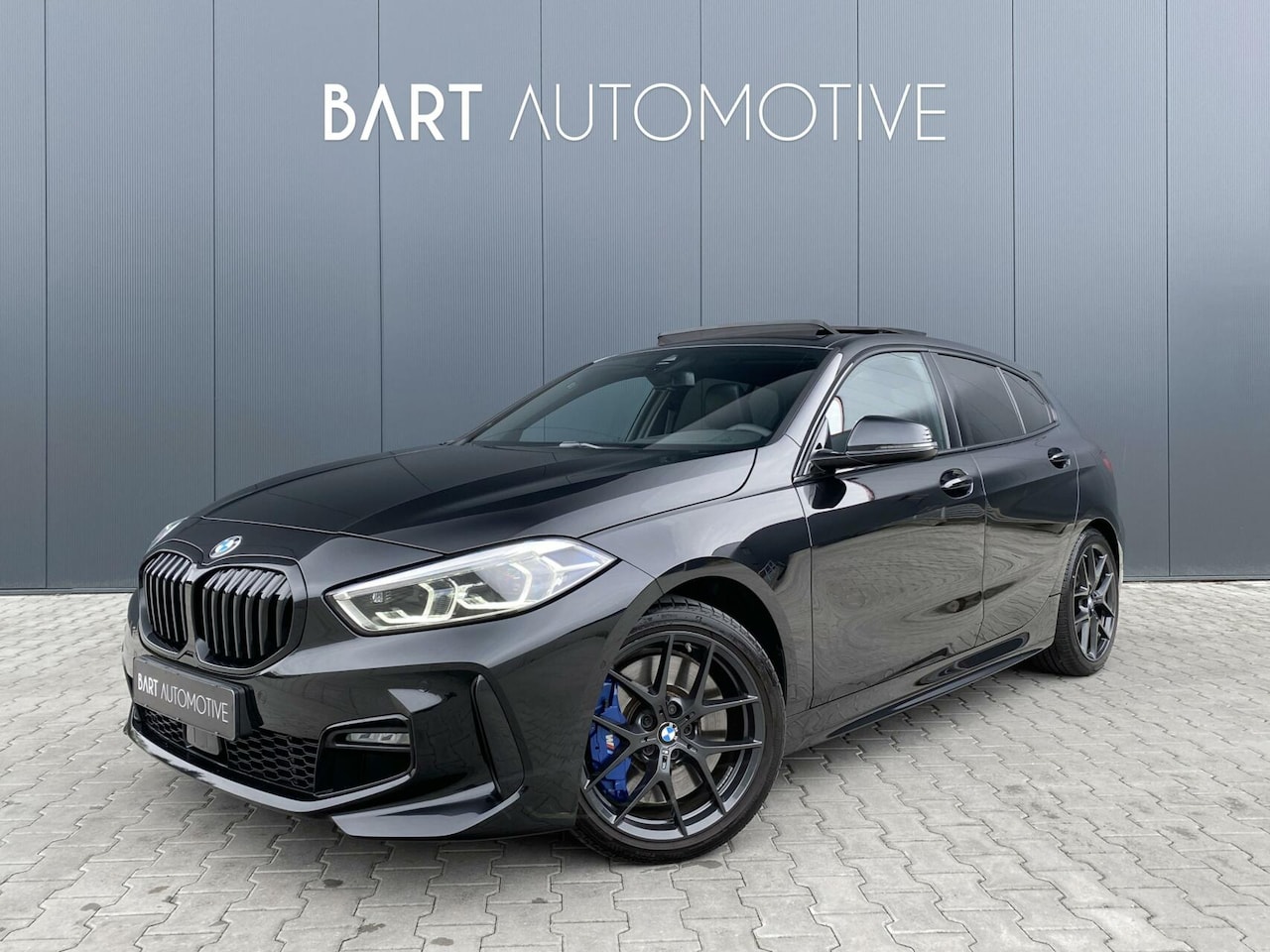 BMW 1-serie - 118i High Executive M Pakket|Pano|M Sport Remmen - AutoWereld.nl