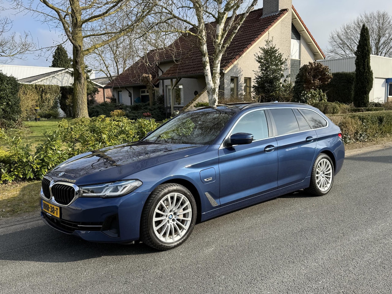 BMW 5-serie Touring - 530e xDrive High Executive 292PK Pano•Laser - AutoWereld.nl