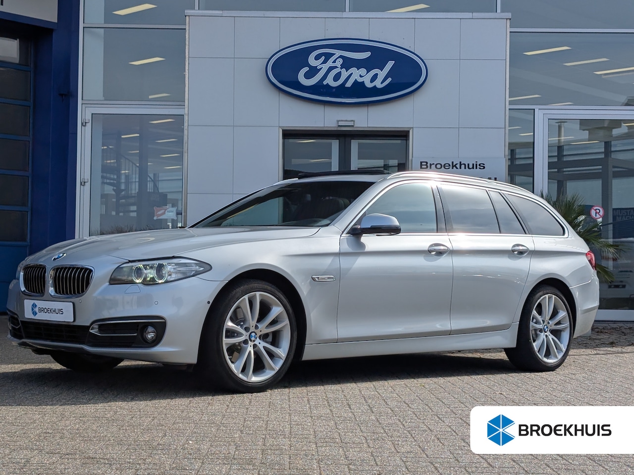 BMW 5-serie Touring - 520i Luxury Edition 520i Luxury Edition - AutoWereld.nl