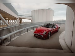 Alfa Romeo 8C Competizione Spider - 4.7 V8