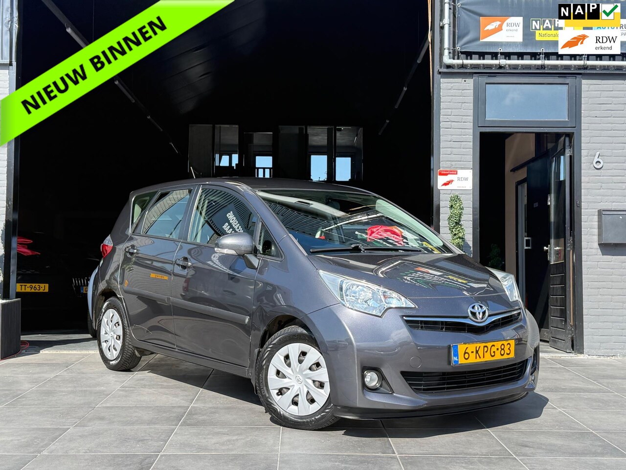 Toyota Verso S - 1.3 VVT-i Aspiration|APK|NAP|Airco|Trekhaak - AutoWereld.nl
