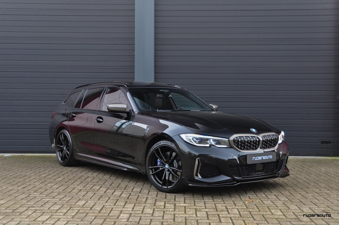 BMW 3-serie Touring - M340i xDrive | Pano | 360 camera | Adaptieve cruise | Standkachel | Stuurverwarming - AutoWereld.nl