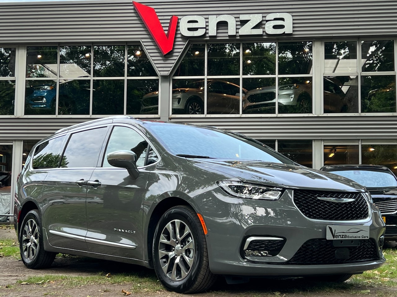 Chrysler Pacifica - 3.6 V6 Pinnacle Plug-in Hybride - AutoWereld.nl