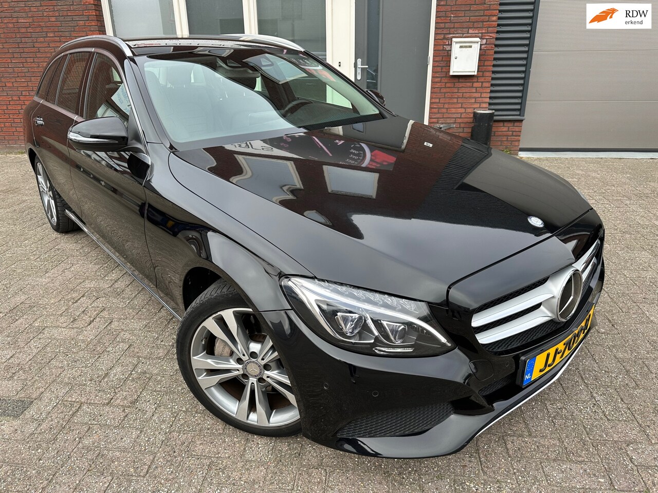 Mercedes-Benz C-klasse Estate - 350 e Lease Edition / Leder / Camera / Navi / PDC - AutoWereld.nl
