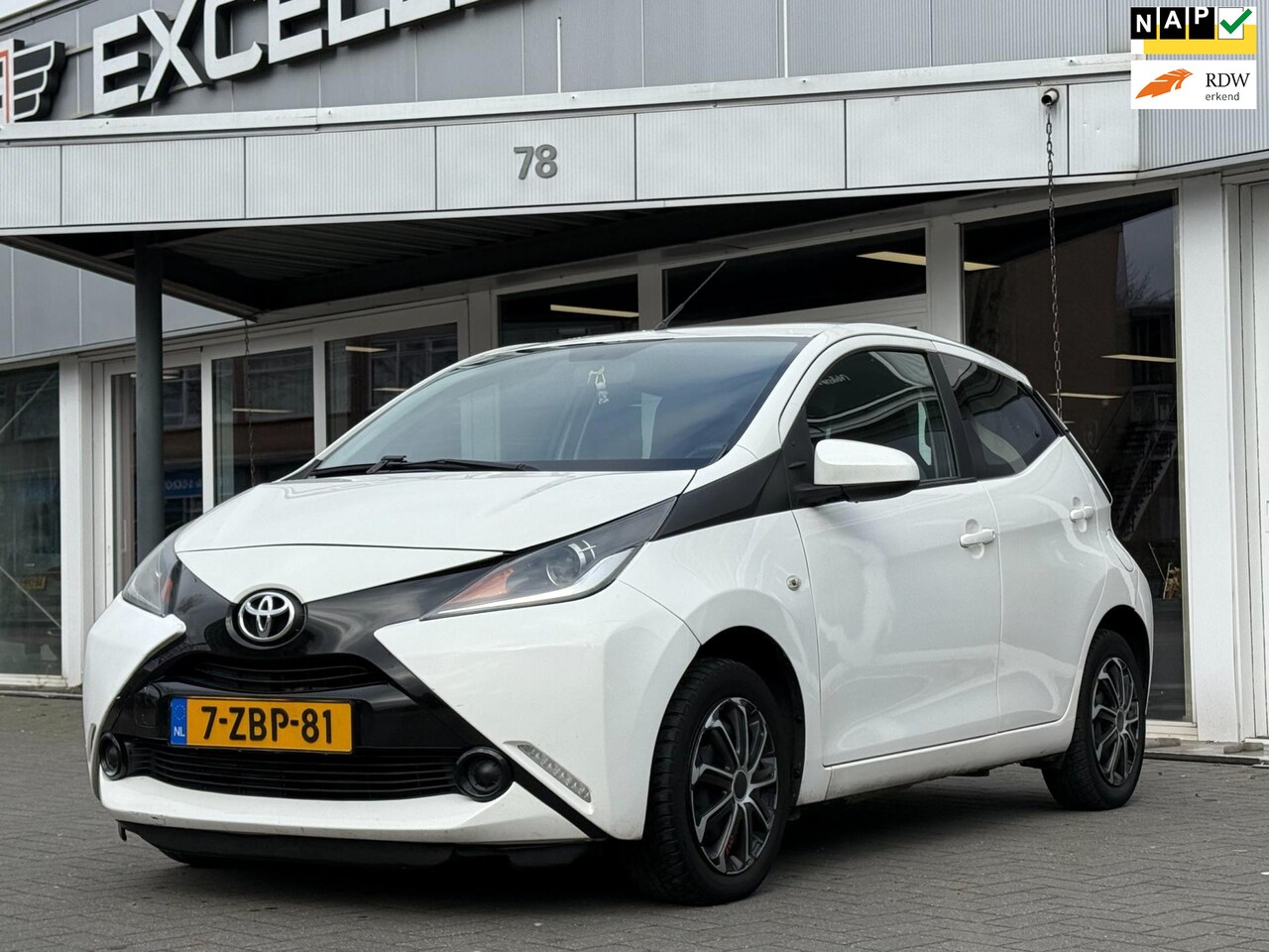 Toyota Aygo - 1.0 VVT-i x-play - 5 Deurs - Airco - AutoWereld.nl