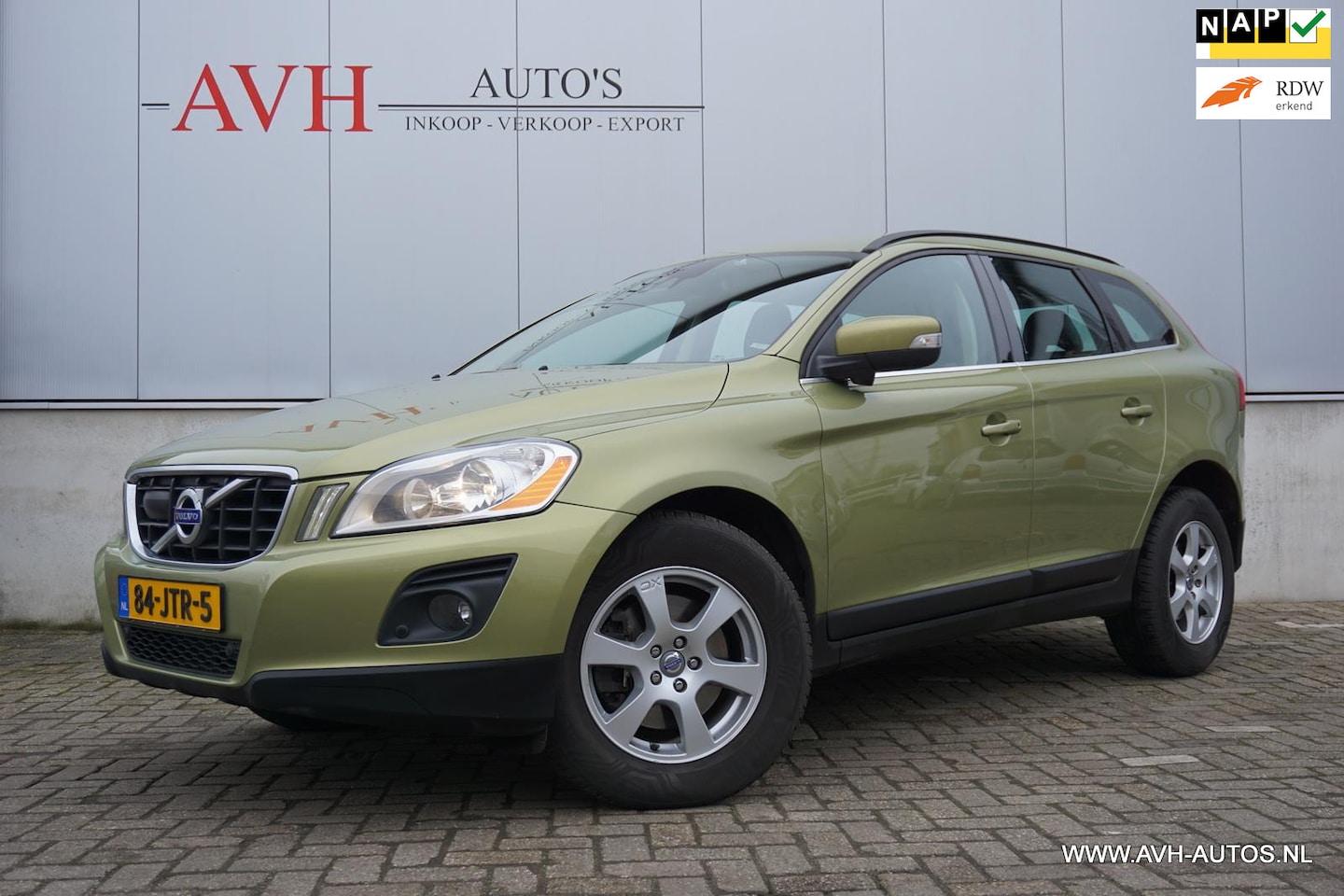 Volvo XC60 - 2.4D Momentum 2.4D Momentum - AutoWereld.nl