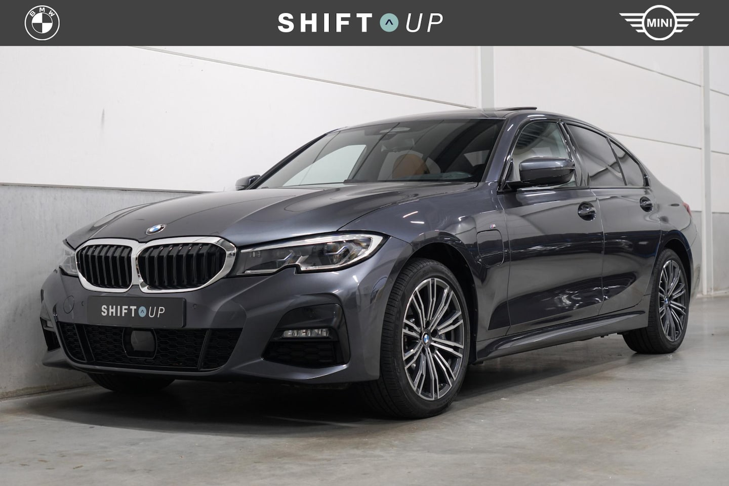BMW 3-serie - 330e M-Sport | Schuifdak | Harman Kardon | Head Up - AutoWereld.nl