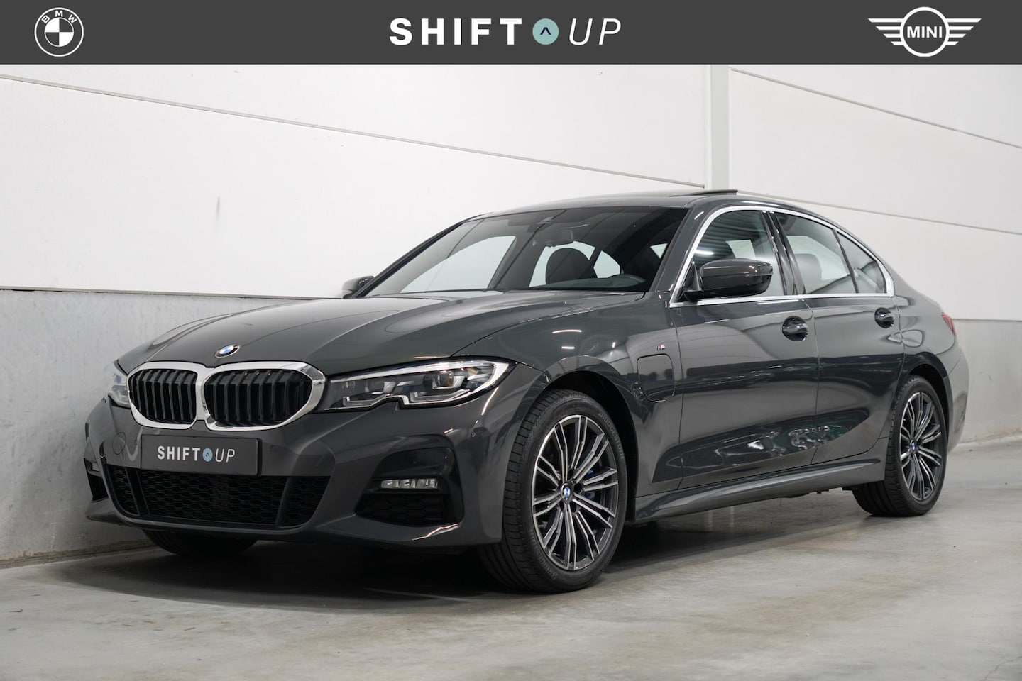 BMW 3-serie - 330e M-Sport | Schuifdak | Harman Kardon | Adapt. Cruise Control - AutoWereld.nl