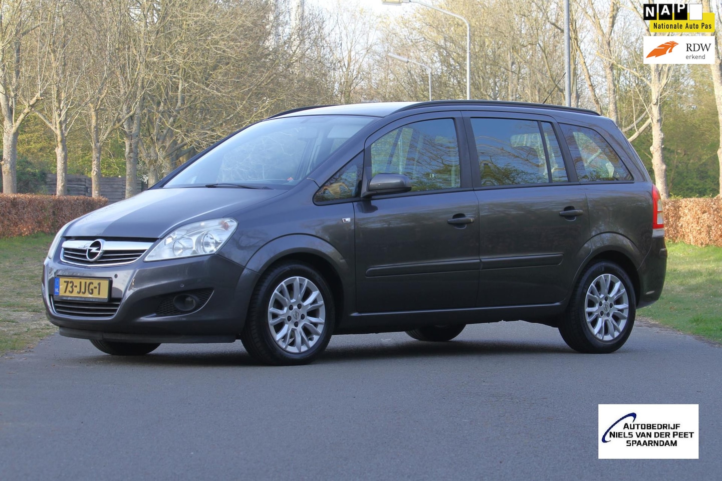 Opel Zafira - 1.8 Executive / Airco / Parkeersensoren / Trekhaak / Sportvelgen / APK tot maart 2026 - AutoWereld.nl