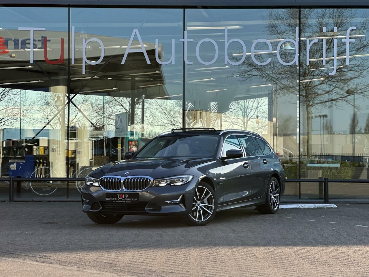 BMW 3-serie Touring - 330e Panoramadak Dealer Onderhouden - AutoWereld.nl