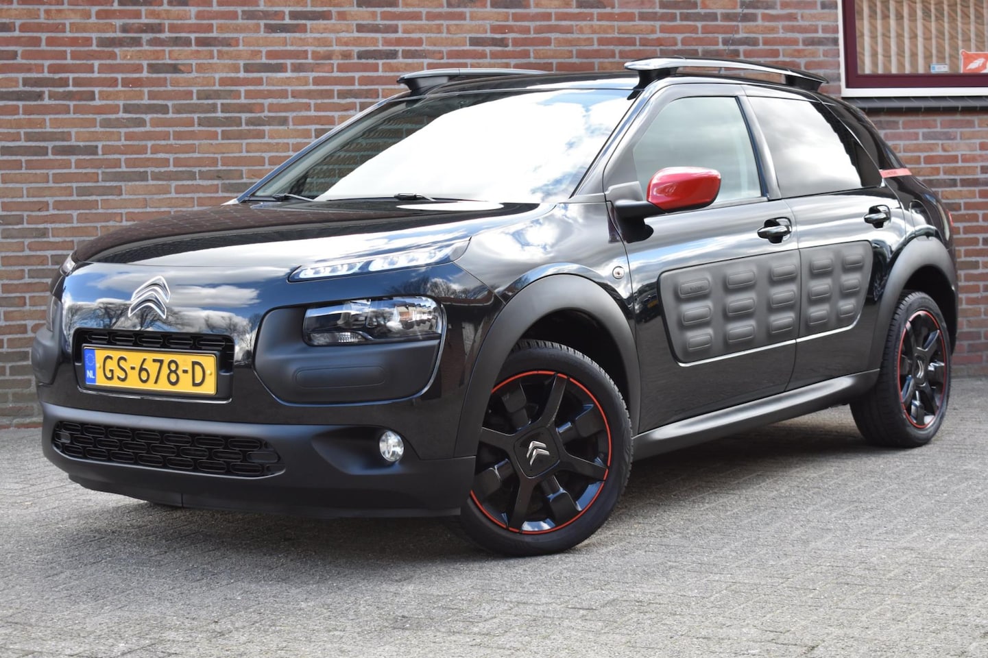 Citroën C4 Cactus - 1.2 e-VTi Shine '15 Clima Navi Cruise Inruil mogelijk - AutoWereld.nl
