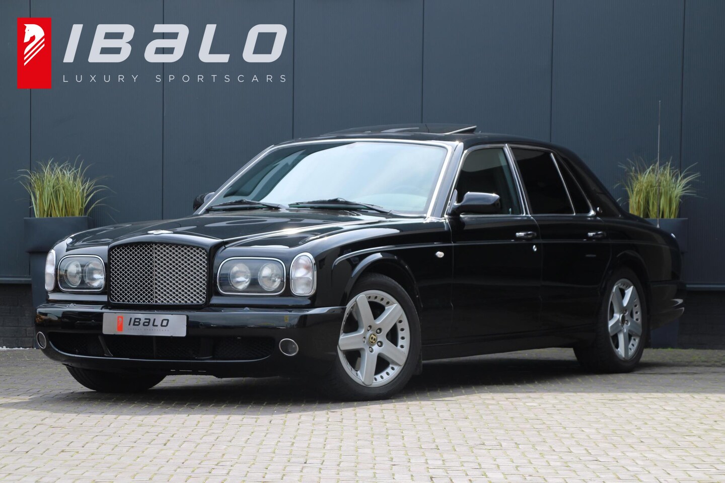 Bentley Arnage - T | 456pk | 825Nm | BTW auto | slechts 28.960km | Youngtimer | - AutoWereld.nl