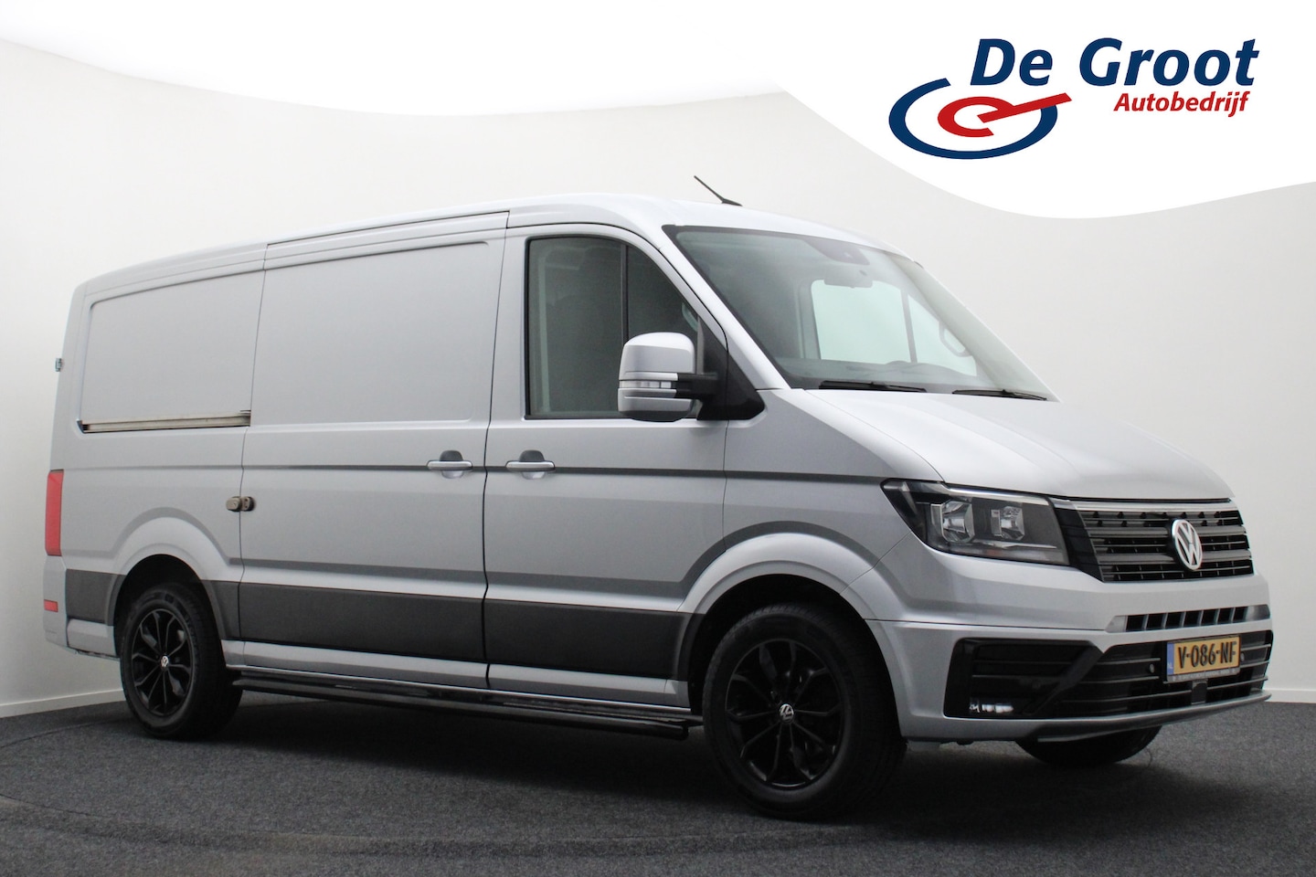 Volkswagen Crafter - 30 2.0 TDI L3H2 2x Schuifdeur, Camera, Cruise, Airco, 3-Zits, Apple Carplay, Trekhaak, 18' - AutoWereld.nl