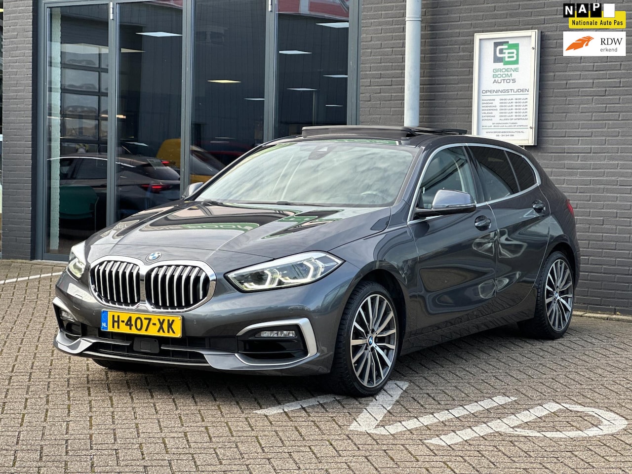 BMW 1-serie - 118i High Executive Edition/1STE EIG/CAMERA/LEDER/NL-AUTO NAP!! - AutoWereld.nl