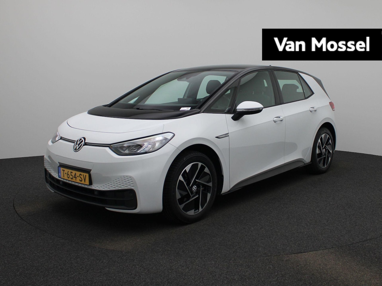 Volkswagen ID.3 - Pure 45 kWh | Navigatie | Stoelverwarming/ Stuurverwarming | Airco | Cruise Control | 18 I - AutoWereld.nl