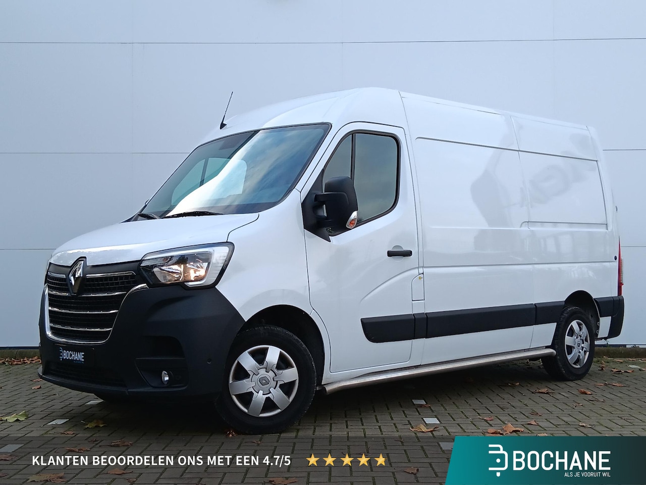 Renault Master - T35 2.3 dCi 135 L2H2 Work Edition EURO 6 / Navigatie / Trekhaak / Parkeersensoren + Camera - AutoWereld.nl