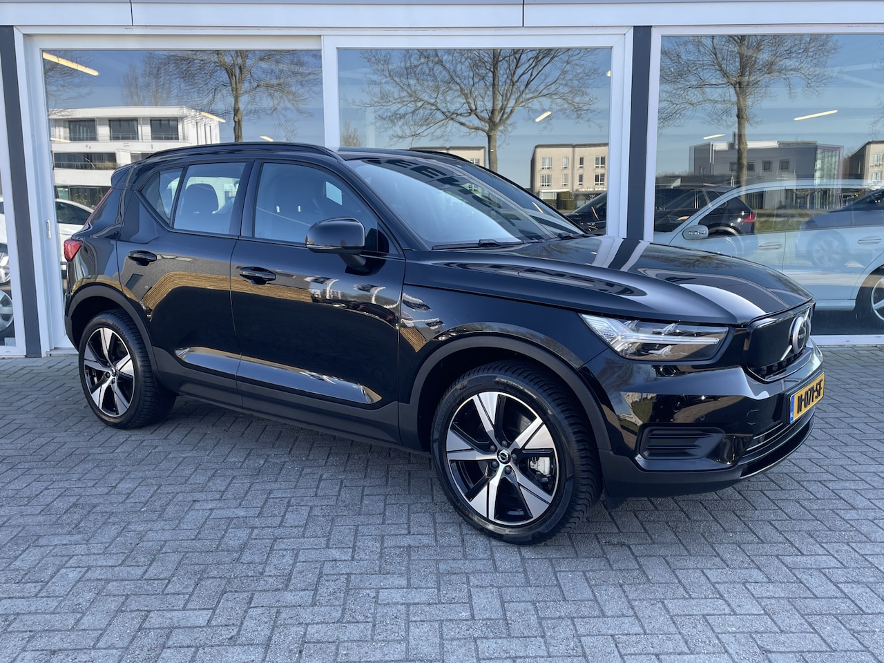 Volvo XC40 - Recharge Twin Plus 50% deal 13.475,- ACTIE Camera / Stoel-Stuurverwarming / Carplay / Clim - AutoWereld.nl