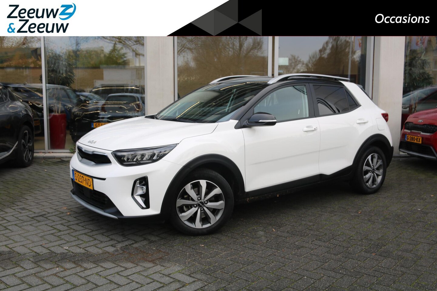Kia Stonic - 1.0 T-GDi MHEV DynamicPlusLine | Airco | Navi | Camera | LM Velgen | Privacy Glass | - AutoWereld.nl