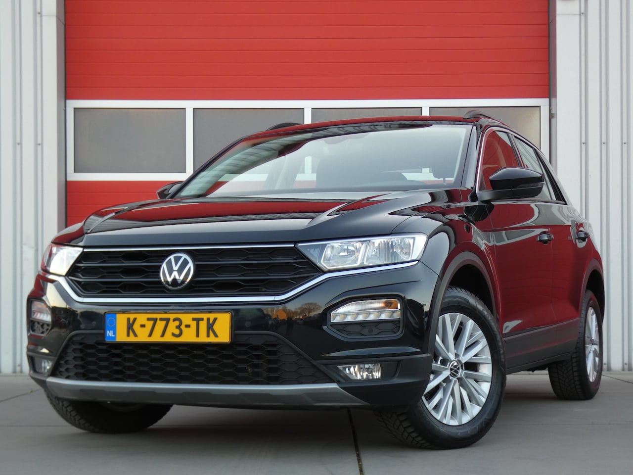 Volkswagen T-Roc - 1.0 TSI Style/ lage km/ compleet! - AutoWereld.nl
