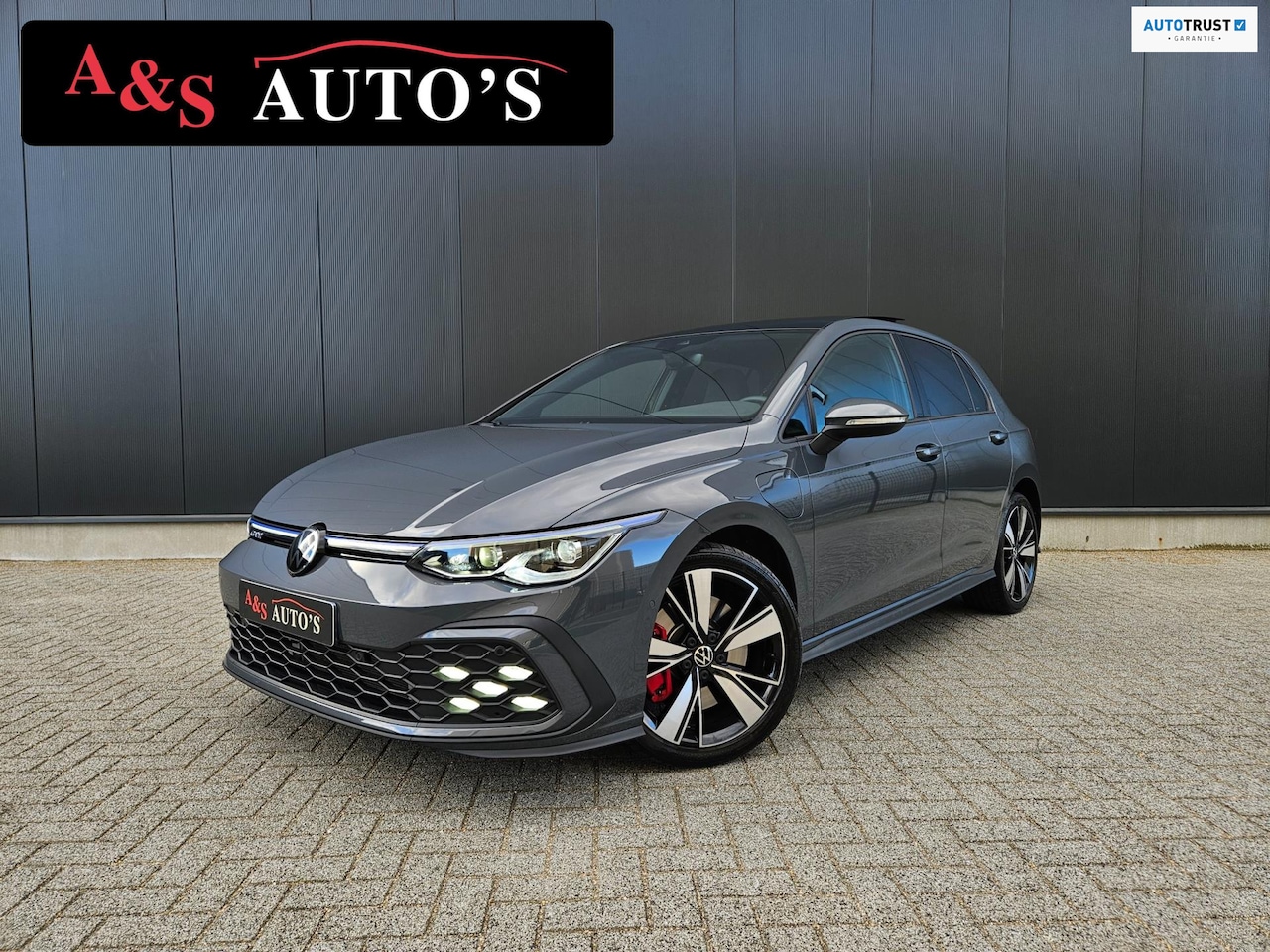 Volkswagen Golf - 1.4 eHybrid GTE 245pk Panodak Camera IQ Led Acc Keyless Draadlozeoplader Sfeerverlichting - AutoWereld.nl