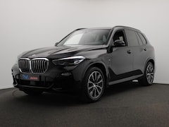 BMW X5 - XDrive45e High Executive M/Sportpakket Sport/stoelen Camera Luchtvering