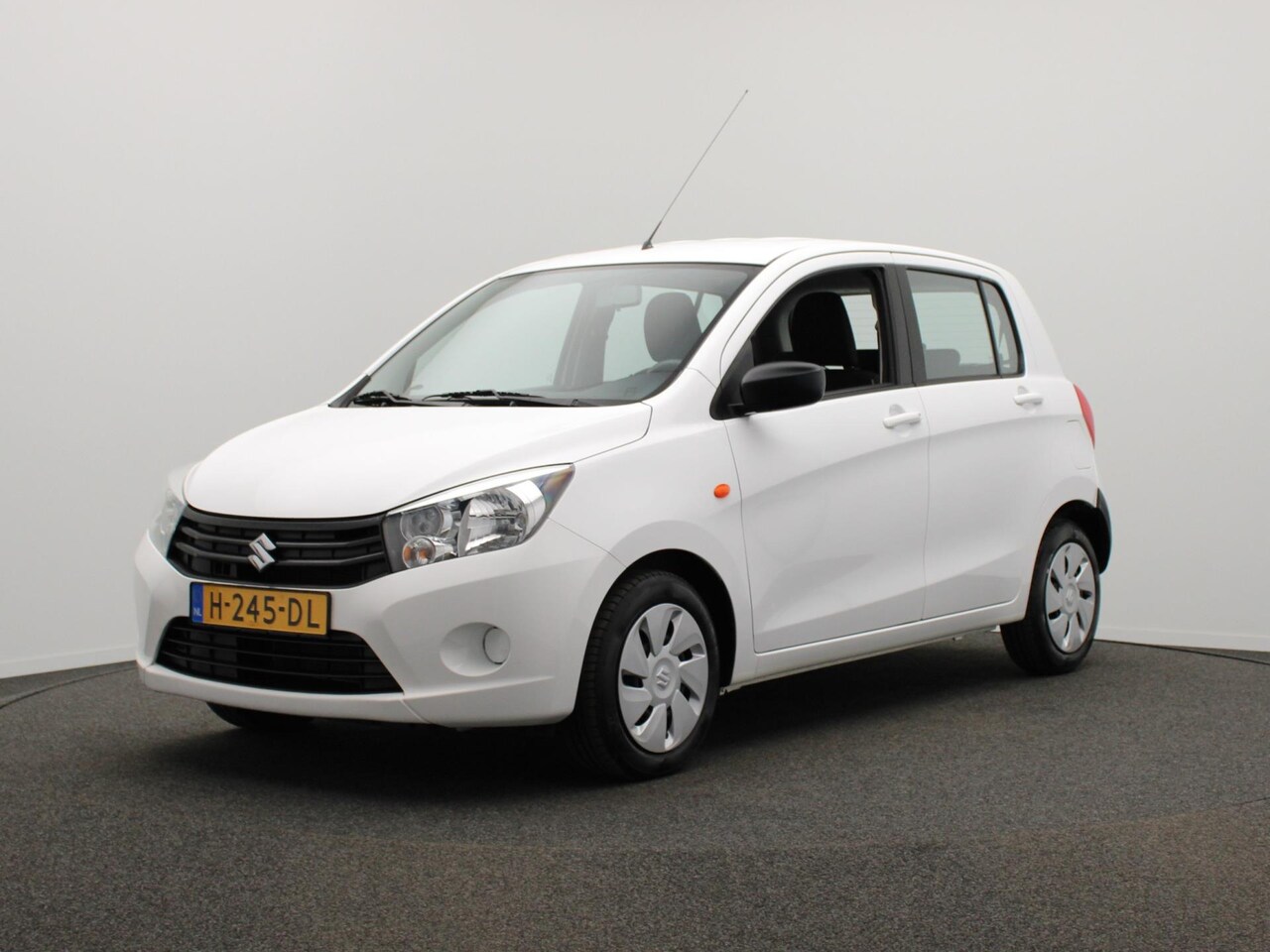Suzuki Celerio - 1.0 Comfort Airco Telefoon Origineel NL - AutoWereld.nl