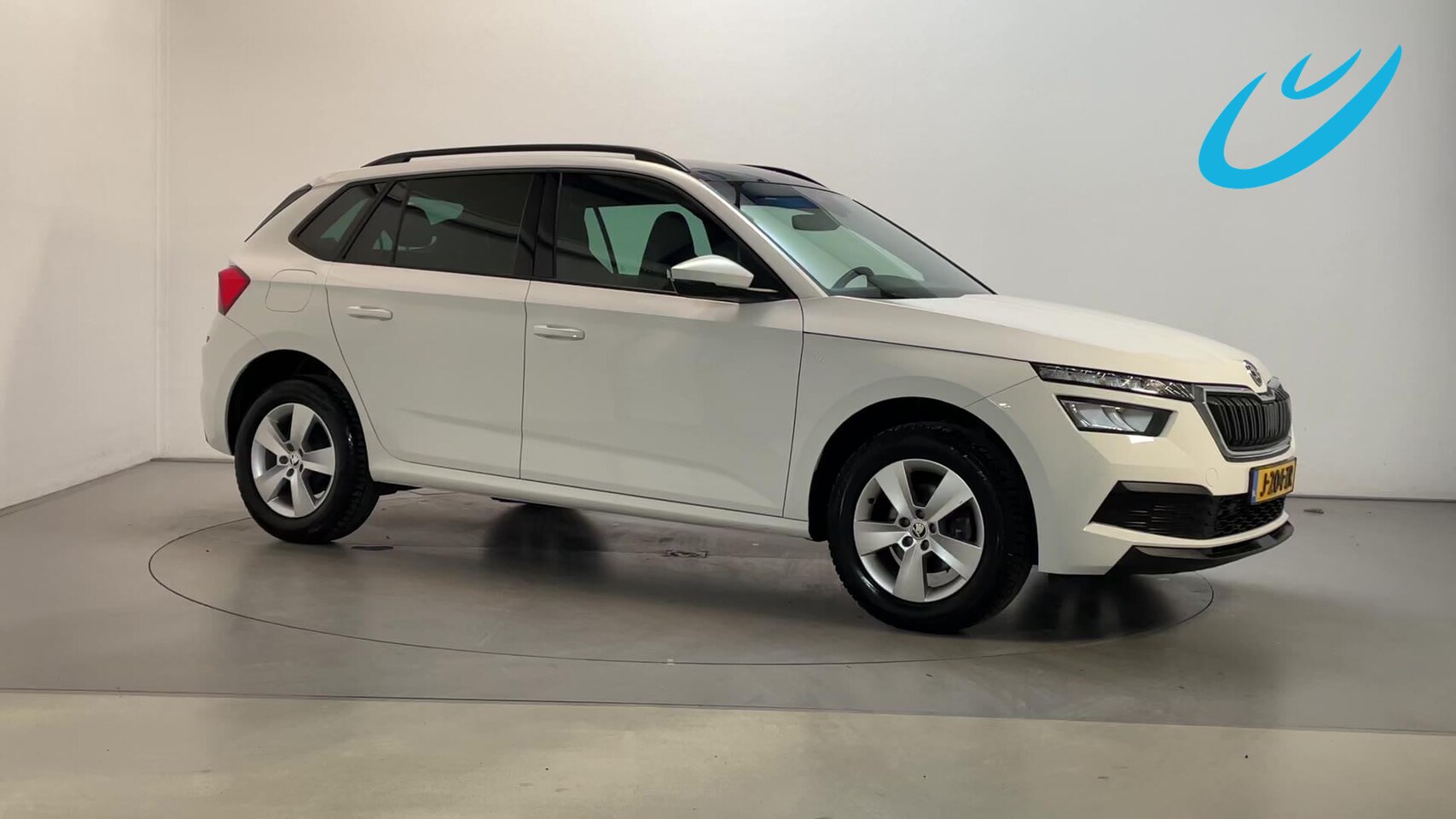Skoda Kamiq - 1.0 TSI Sport Business Panoramadak Virtual Cockpit Climate Control Navigatie - AutoWereld.nl