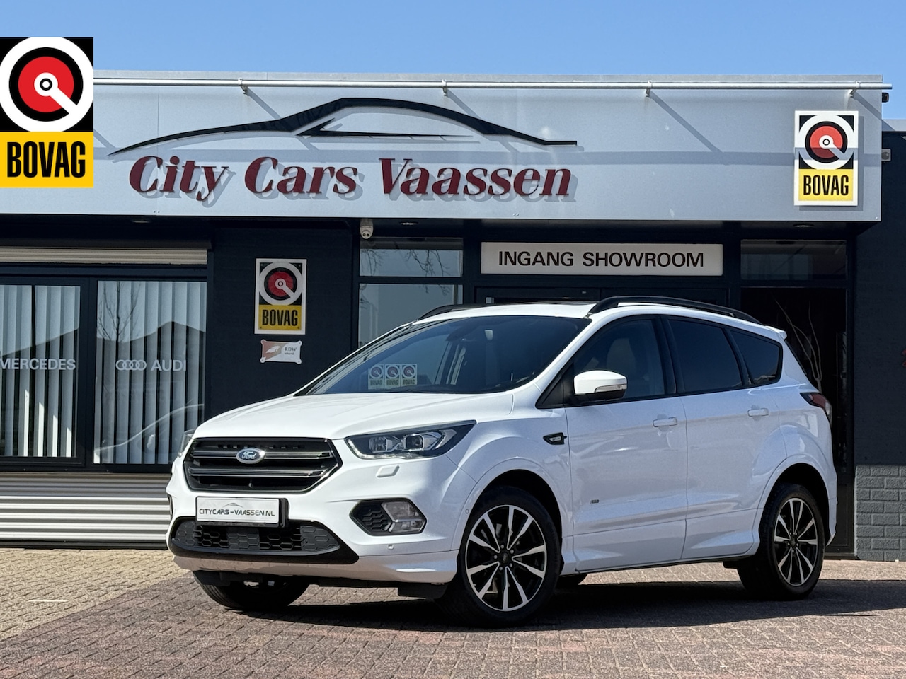 Ford Kuga - 1.5 EcoBoost 4x4 ST Line automaat 183 pk navigatie panoramadak camera climate ctr cruise c - AutoWereld.nl