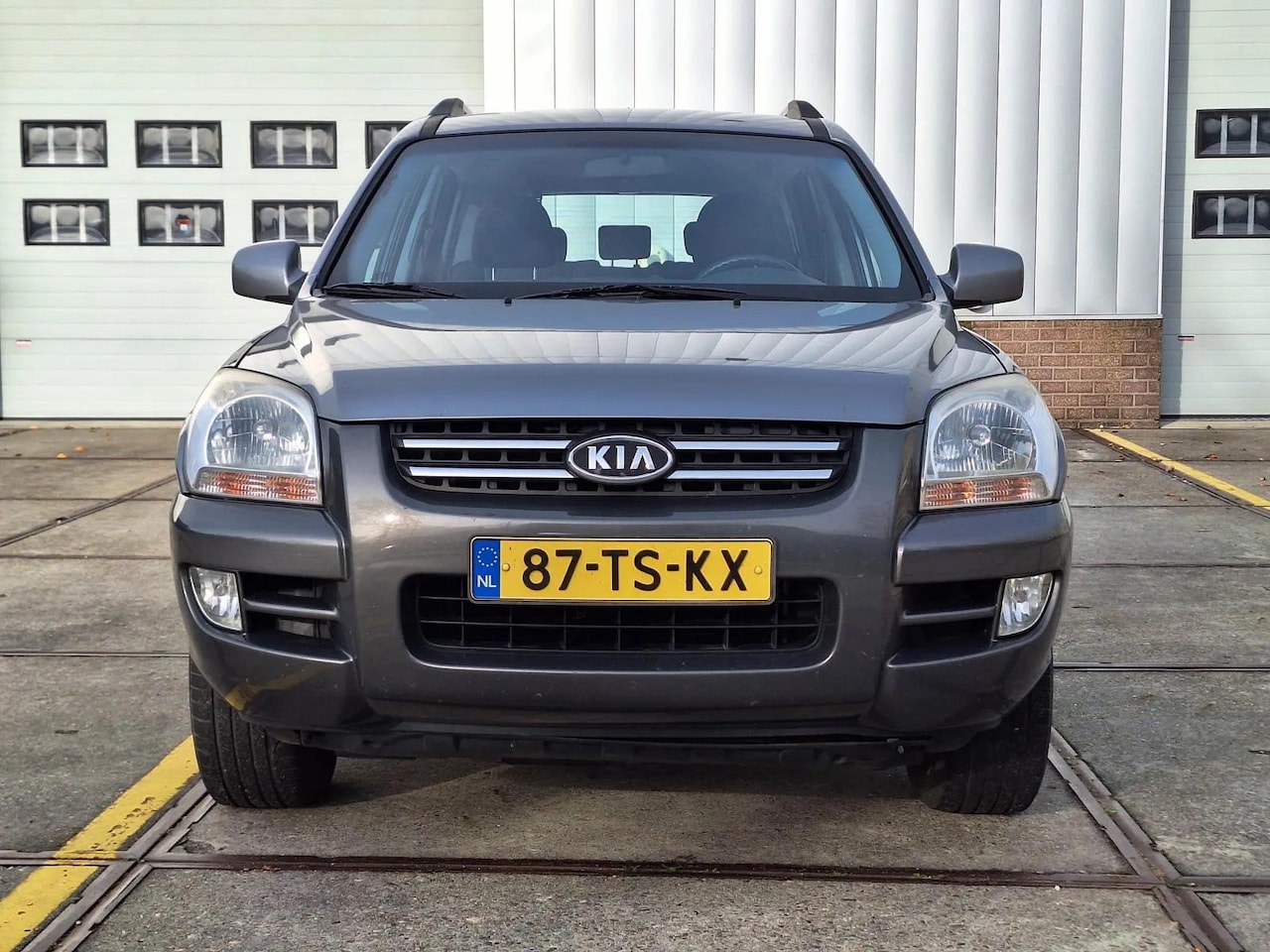 Kia Sportage - €2850,-2.0 CVVT Comf. Airco Trekhaak Apk 2026 - AutoWereld.nl