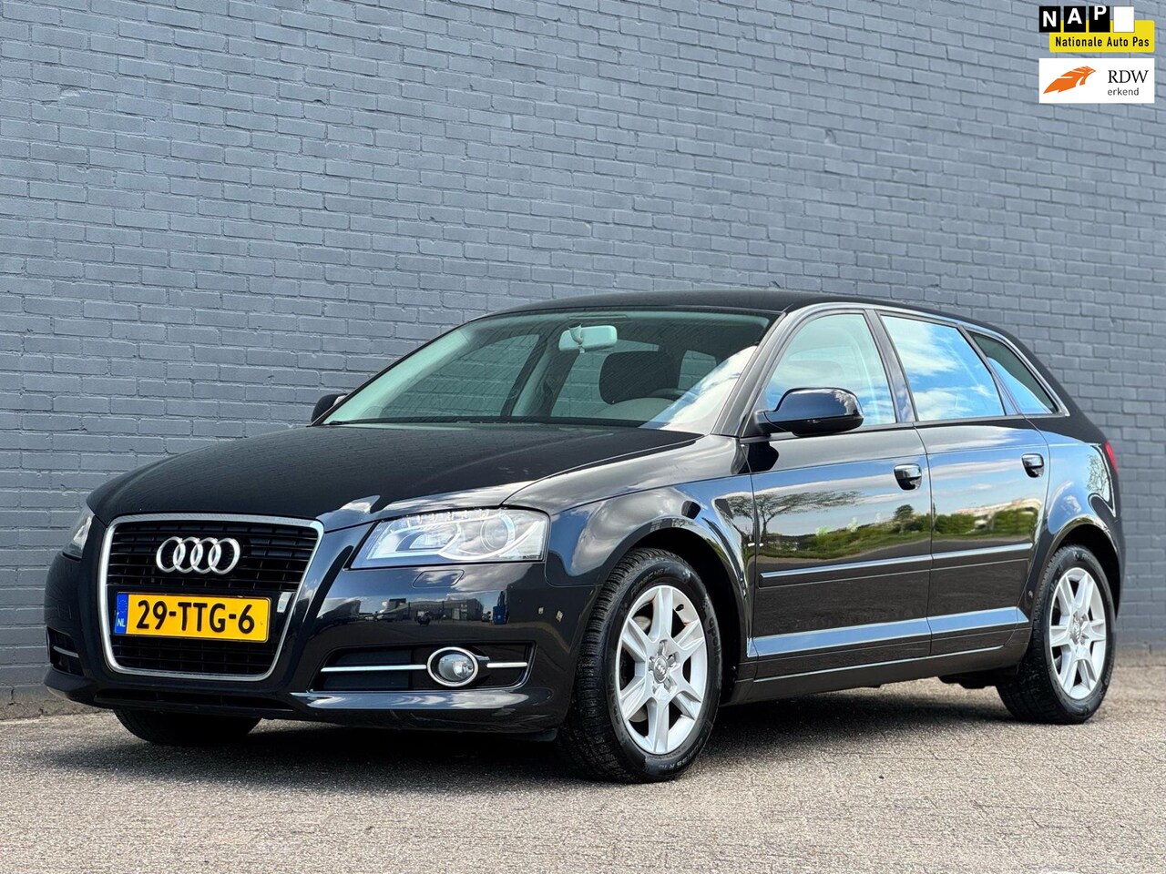 Audi A3 Sportback - 1.2 TFSI Attraction Advance 1.2 TFSI Attraction Advance - AutoWereld.nl