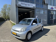 Daihatsu Sirion 2 - 1.0-12V Trend Nieuwe APK NAP Logisch