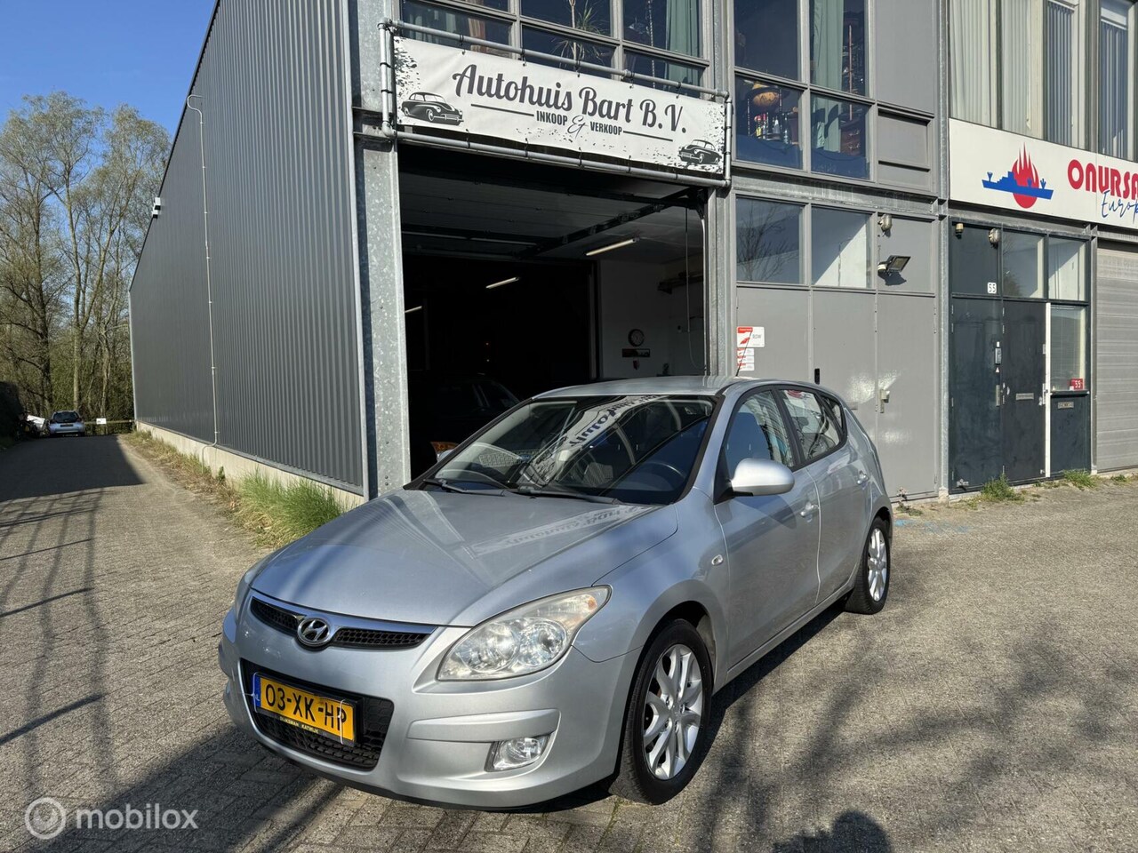 Hyundai i30 - 1.6i Style Airco! Nieuwe APK! NAP Logisch! - AutoWereld.nl