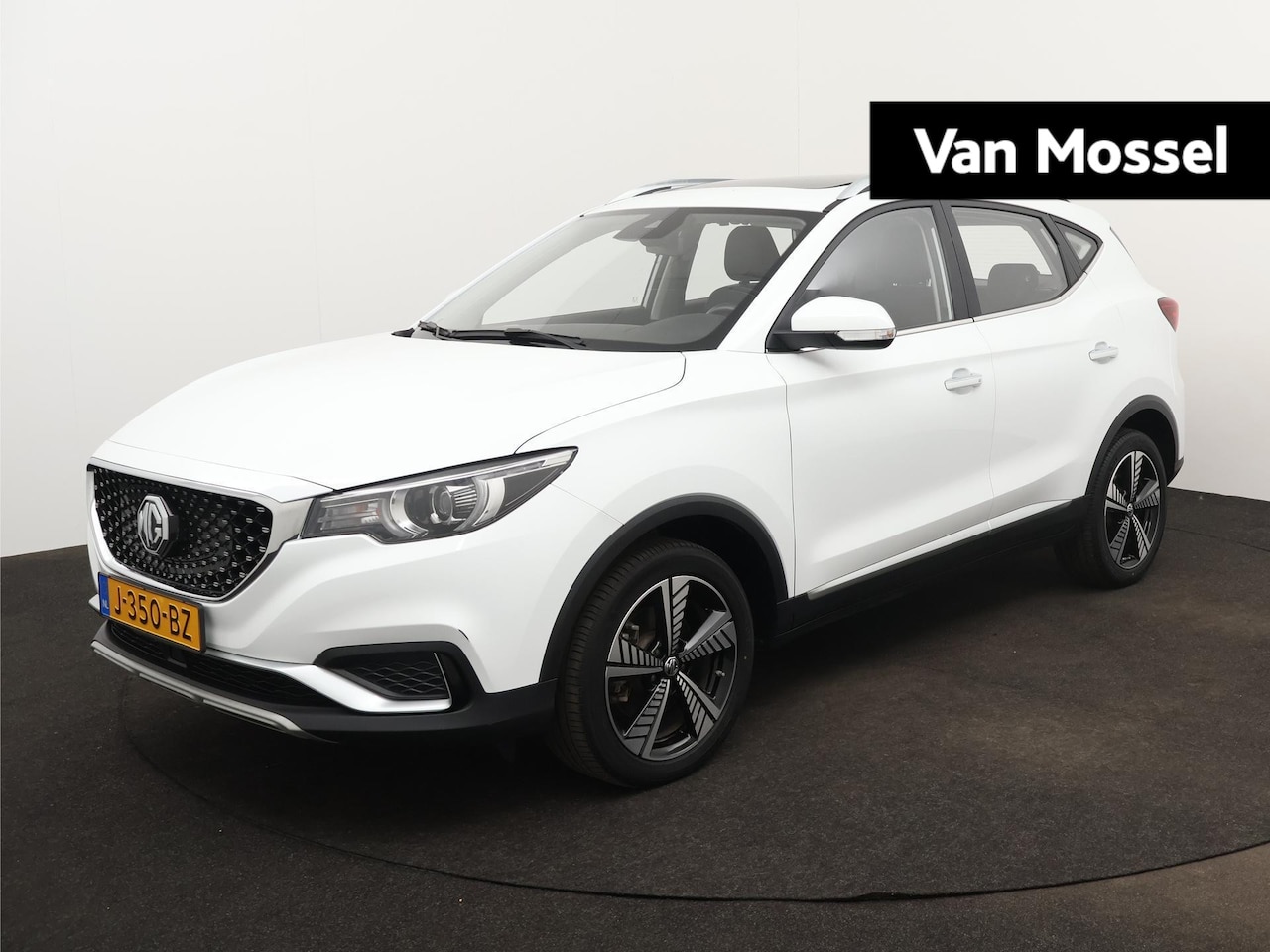MG ZS - EV Luxury 45 kWh | Leder | Navi | Panoramadak | Camera | Apple CarPlay | Adaptive Cruise C - AutoWereld.nl