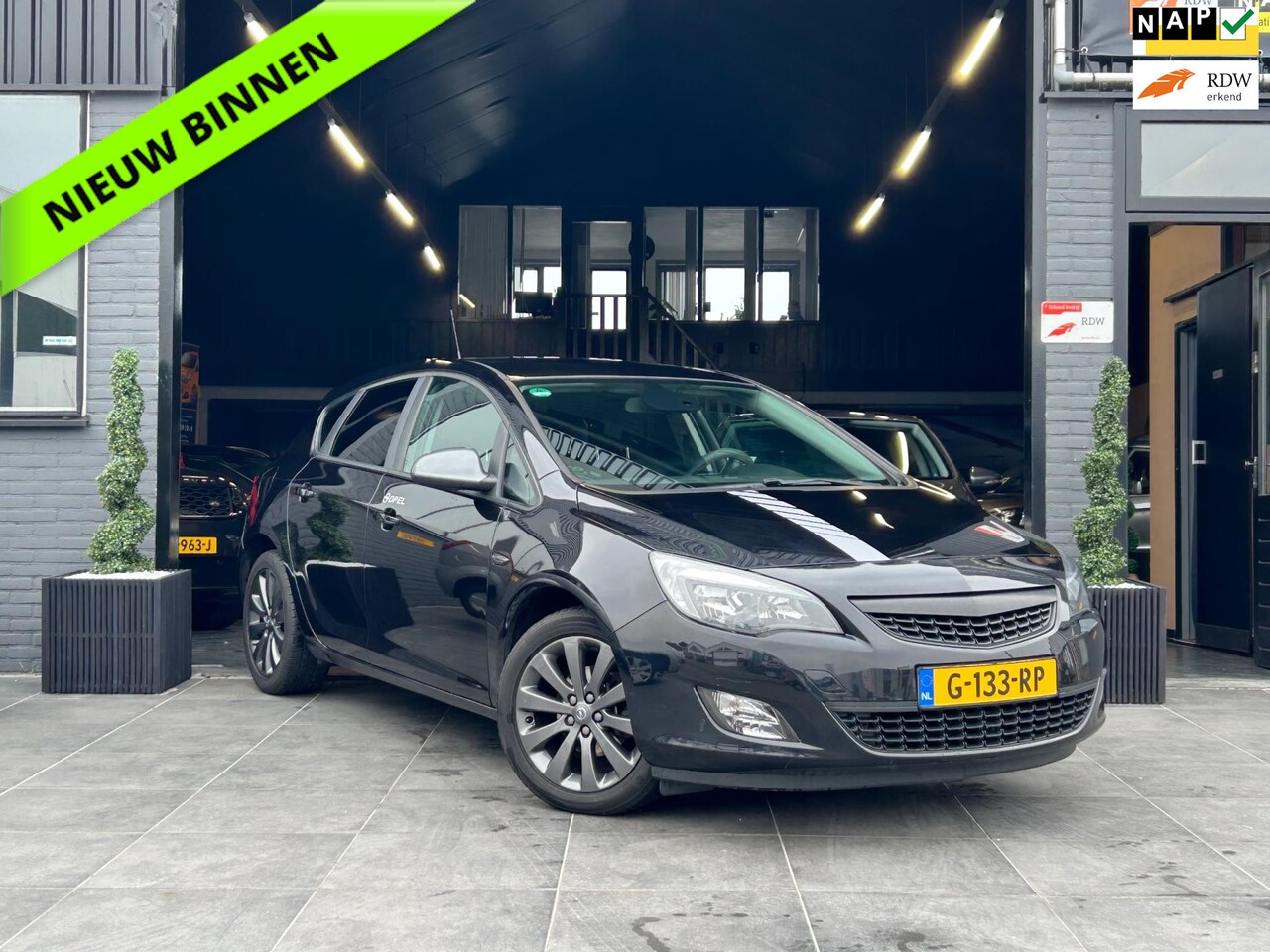 Opel Astra - 1.6 Edition|Airco|Cruise Control|Stoelverwarming - AutoWereld.nl