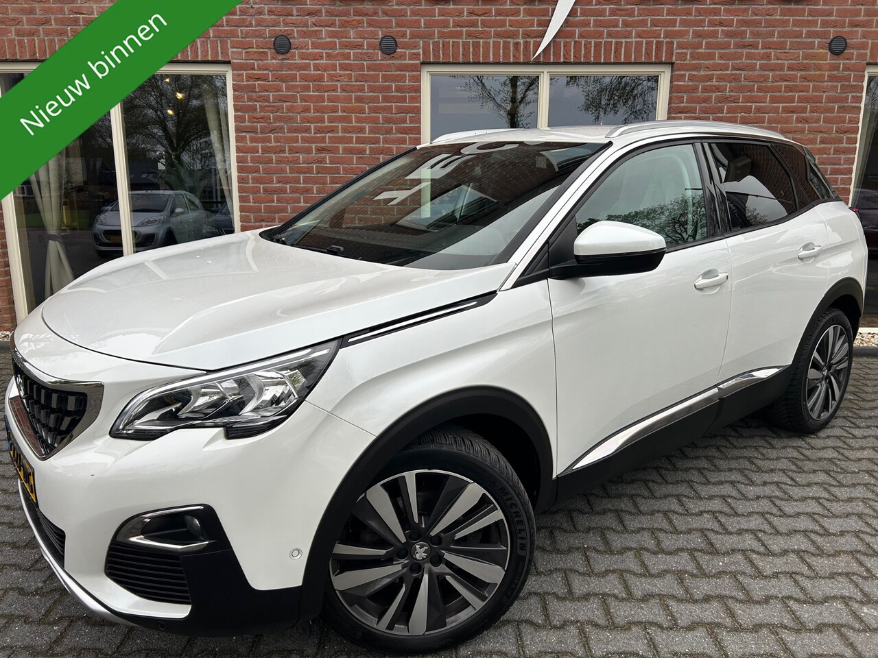 Peugeot 3008 - 1.2 PureTech Blue Lease Premium Avantage AUTOMAAT / STOELVERW. / CAMERA / ELEK.BSTOEL / CA - AutoWereld.nl