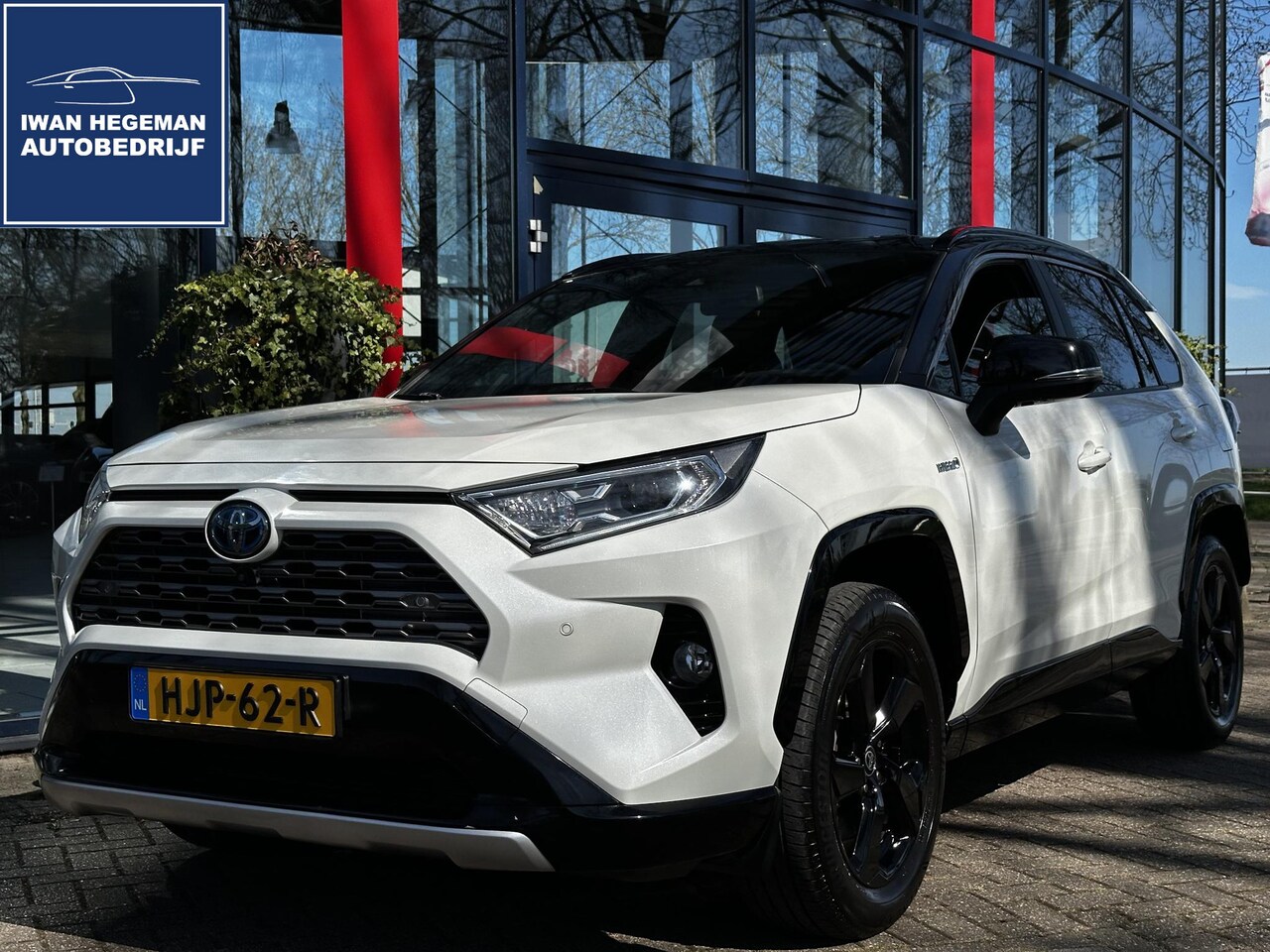 Toyota RAV4 - 2.5 Hybrid AWD Business Plus | TREKGEWICHT 1.650kg! | Trekhaak | ECC | PDC + Camera | Crui - AutoWereld.nl