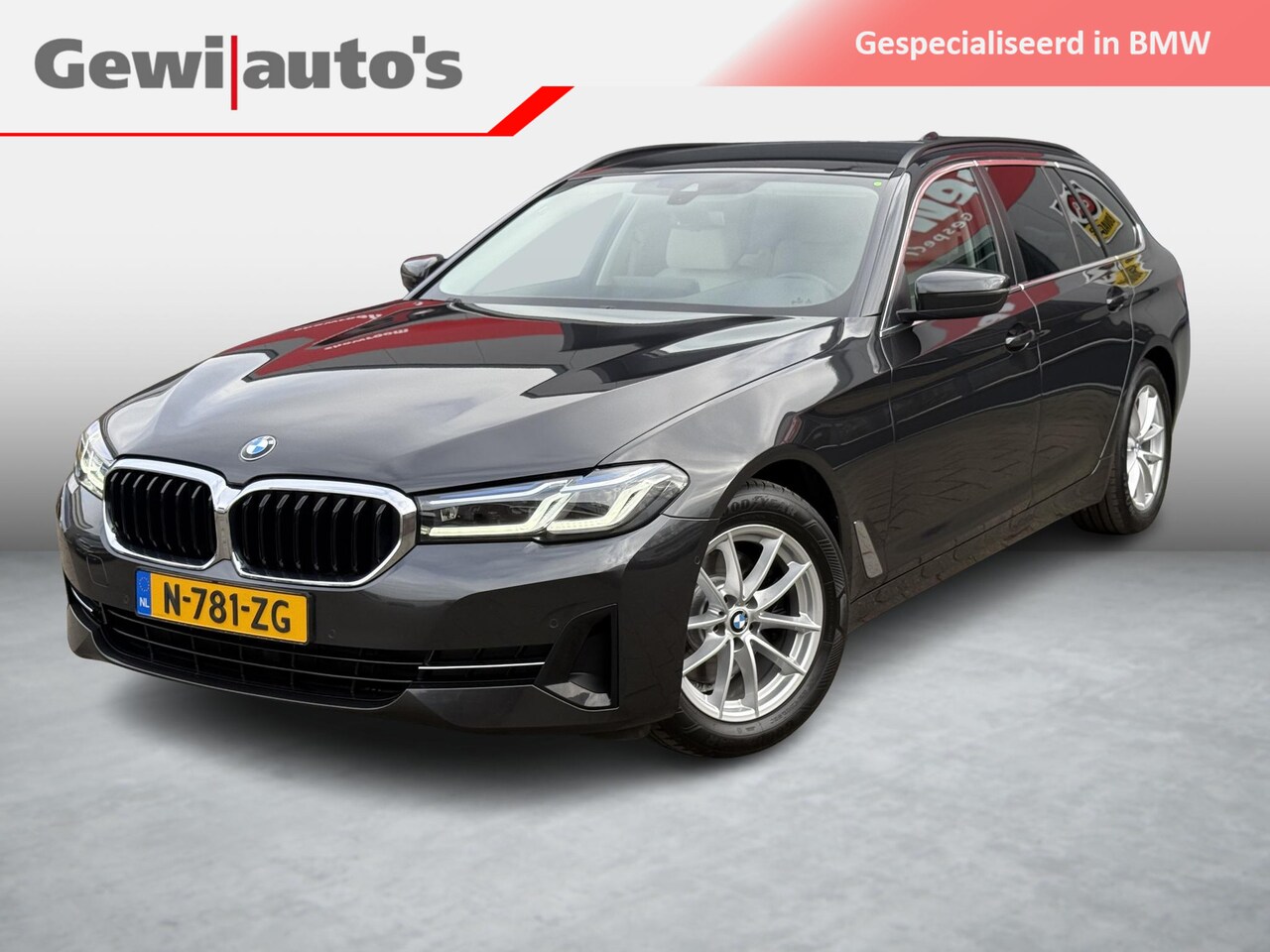 BMW 5-serie Touring - 520i Comfortzetels/Laser/Org. NL - AutoWereld.nl