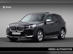 BMW iX1 - xDrive30 Launch Edition 67 kWh | xLine | Achteruitrijcamera | Panoramadak | M-Adaptief ond