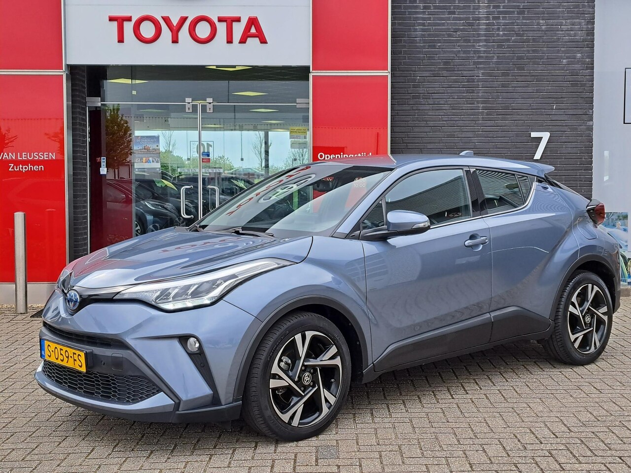 Toyota C-HR - 1.8 HYBRID DYNAMIC APPLE/ANDROID KEYLESS PARK-SENSOREN 18"LM-VELGEN NL-AUTO - AutoWereld.nl