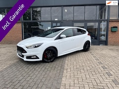Ford Focus - 2.0 ST, Cruise control, Sync, Bi- xenon