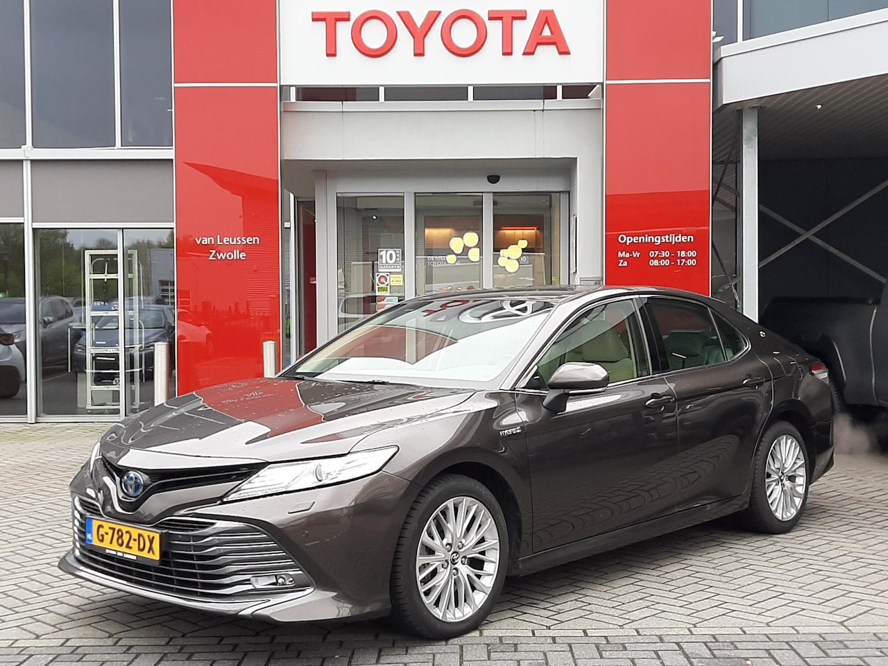 Toyota Camry - 2.5 HYBRID EXECUTIVE NAVI EL-ACHTERKLEP STOELVERW. CAMERA NL-AUTO - AutoWereld.nl