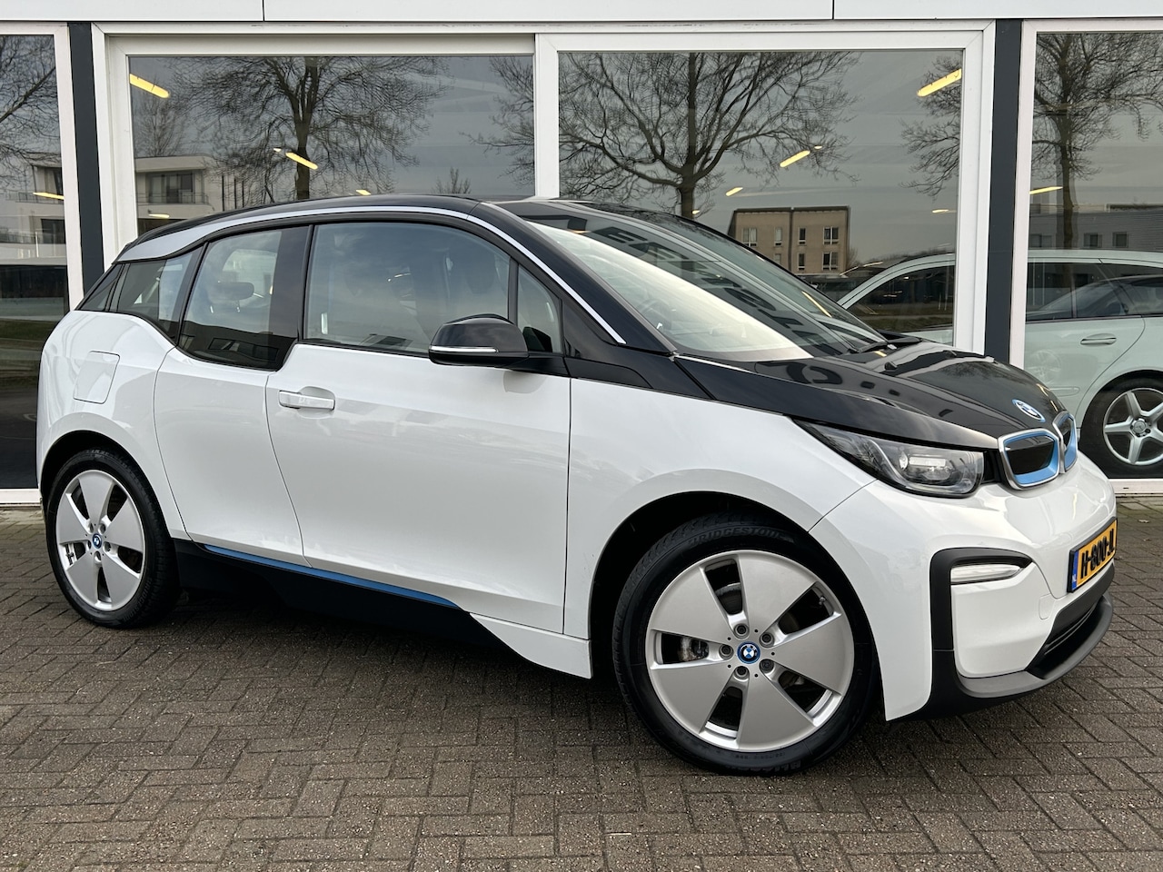 BMW i3 - Basis 120Ah 42 kWh 50% deal 7.475,- ACTIE Full LED / Clima / Navi / Cruise / Telefoon - AutoWereld.nl