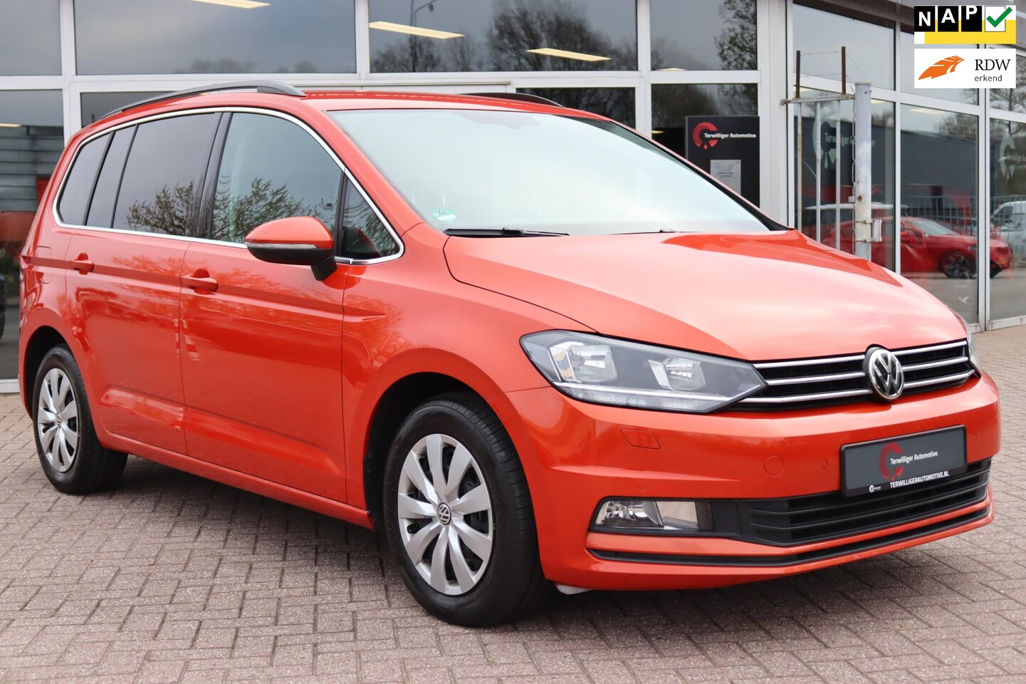 Volkswagen Touran - 1.4 TSI | HIGHLINE | DSG | 1e EIGENAAR | CLIMA | 7-PERSOONS | - AutoWereld.nl