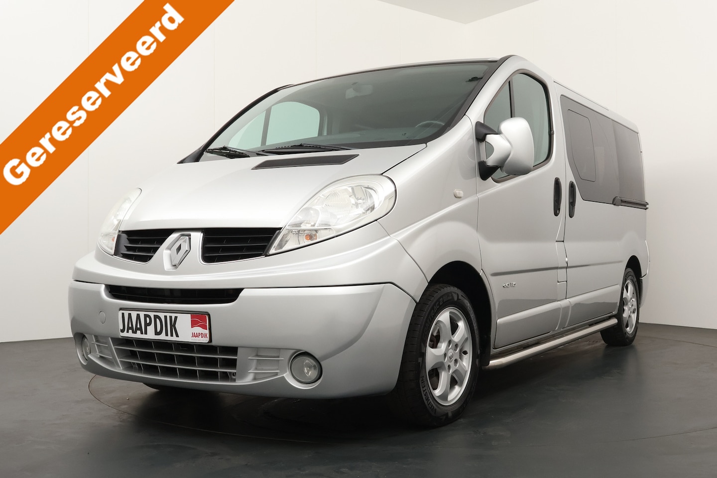Renault Trafic - BWJ 2010 2.0 dCi 115 PK T29 L1H1 AUTOMAAT / ROLSTOEL GESCHIKT / ROLSTOELLIFT /AIRCO / NAVI - AutoWereld.nl